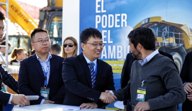Le valvole wivo si impegna con i clienti sudamericani alla fiera del cantone, potenziale collaborazione di tenerali in corso